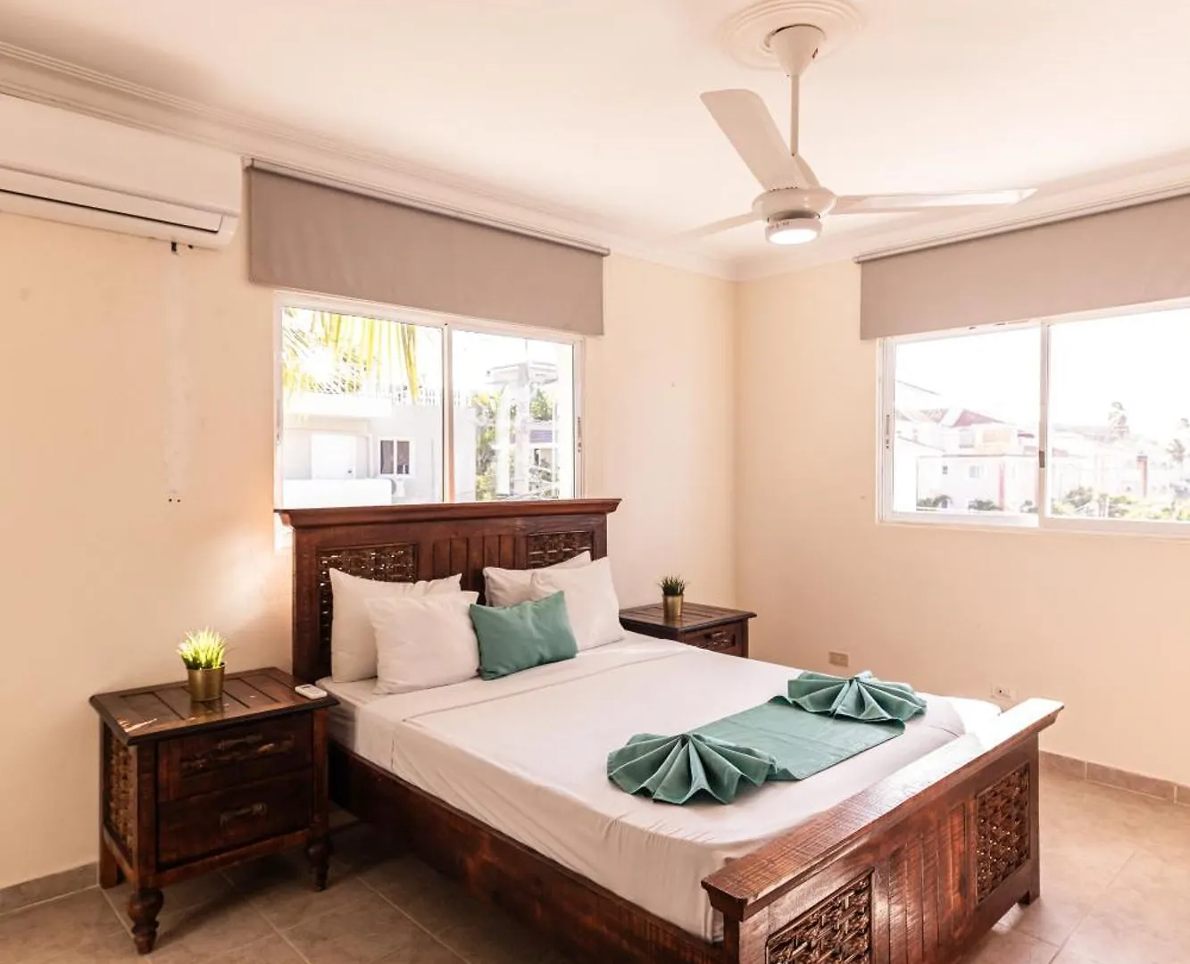 Hostal Las Rosas De Punta Cana Guest house