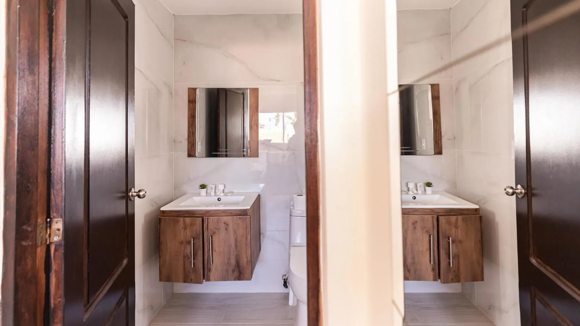Guest house Hostal Las Rosas De Punta Cana